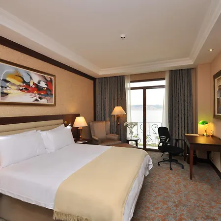 Wellborn Luxury Hotel