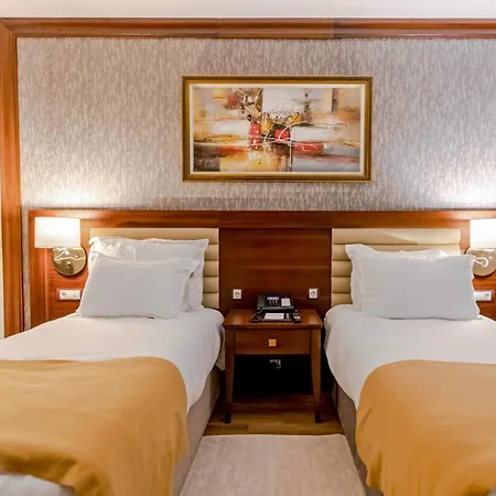 Wellborn Luxury Hotel