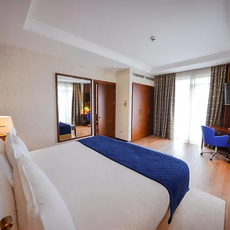 Wellborn Luxury Hotel